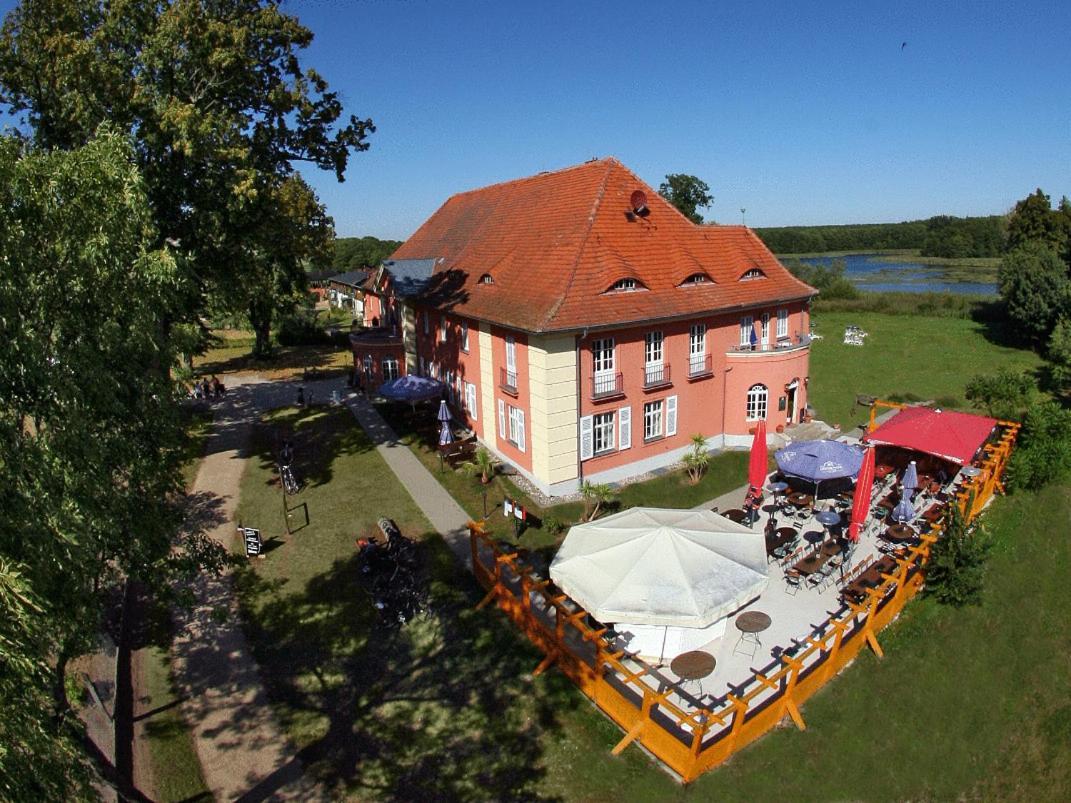 ホテルAltes Gutshaus-Federow エクステリア 写真